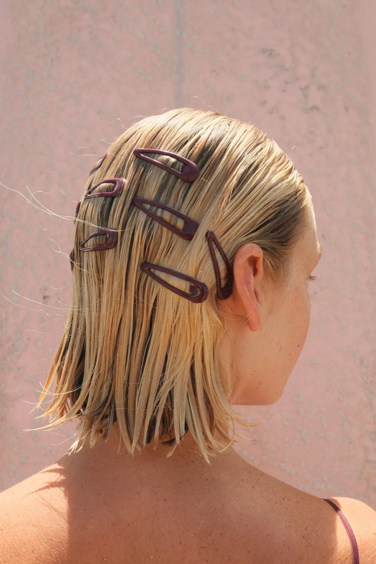 Hair Pins, print by Evi Flooren